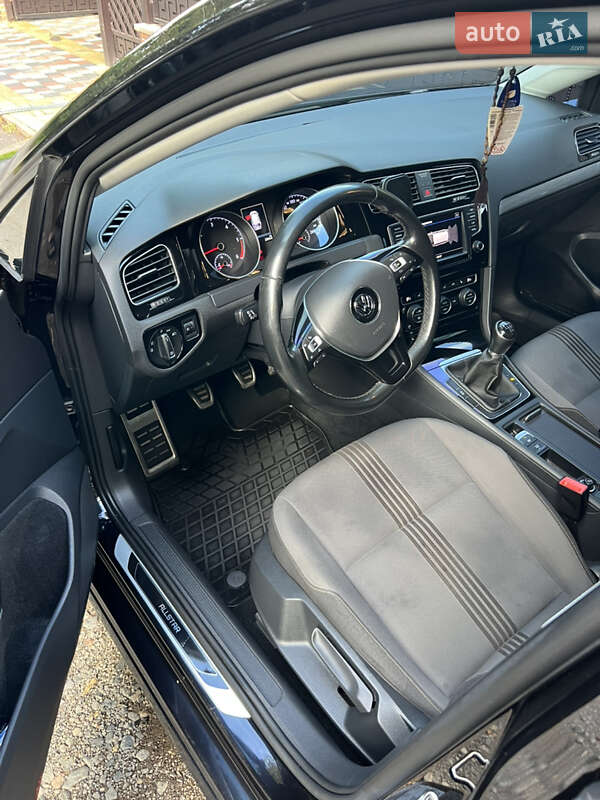 Універсал Volkswagen Golf 2016 в Сваляві