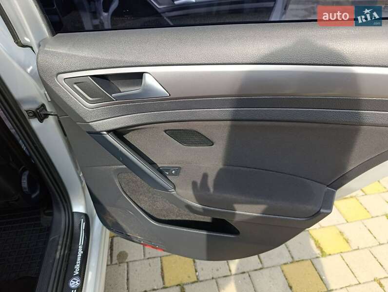 Универсал Volkswagen Golf 2014 в Иршаве