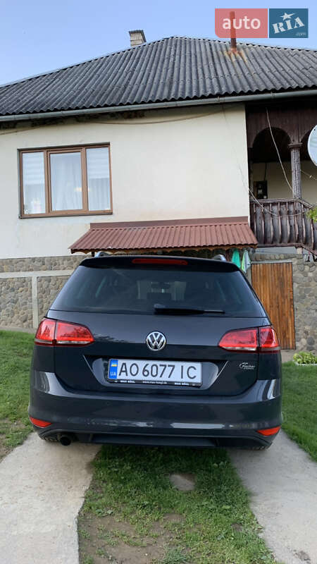 Универсал Volkswagen Golf 2016 в Ужгороде