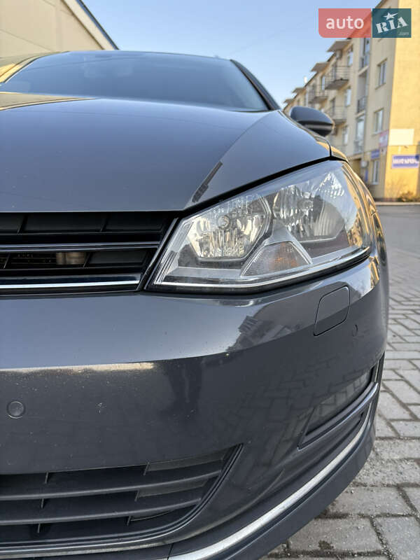 Универсал Volkswagen Golf 2016 в Ужгороде