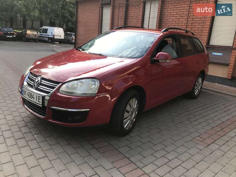 Універсал Volkswagen Golf 2009 в Рівному