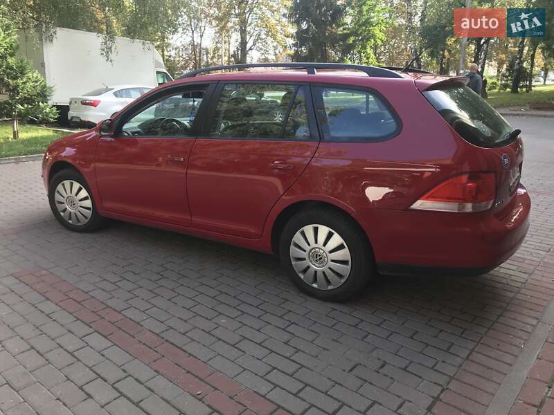 Універсал Volkswagen Golf 2009 в Рівному