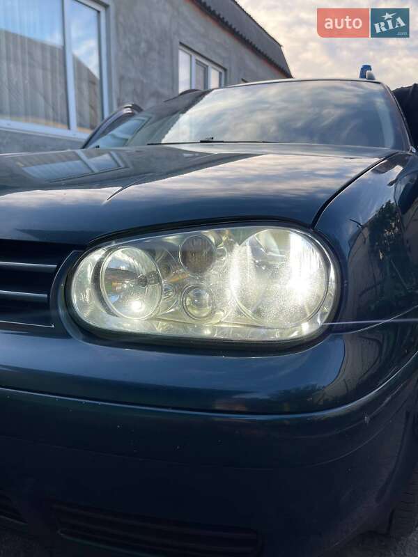 Универсал Volkswagen Golf 2003 в Тетиеве