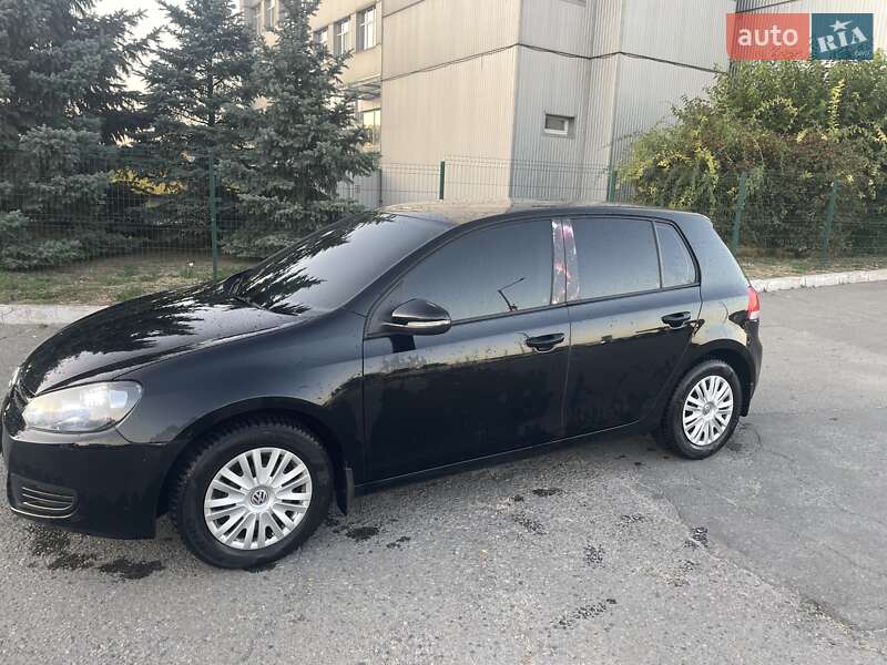 Хэтчбек Volkswagen Golf 2009 в Днепре