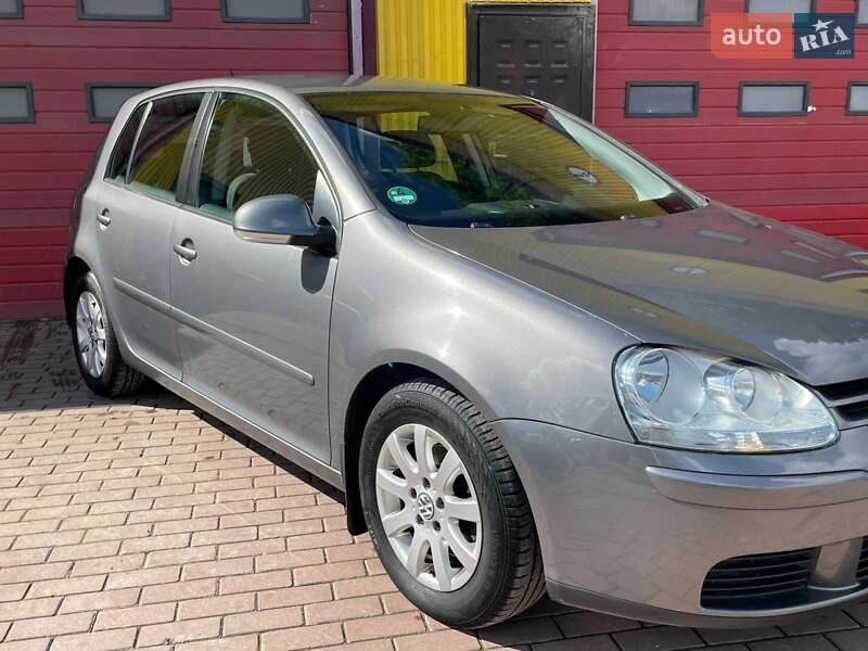 Хэтчбек Volkswagen Golf 2004 в Бориславе