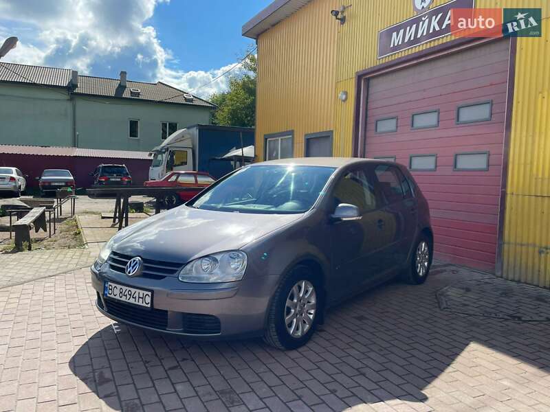 Хэтчбек Volkswagen Golf 2004 в Бориславе