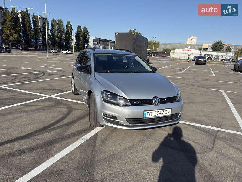 Универсал Volkswagen Golf 2015 в Киеве