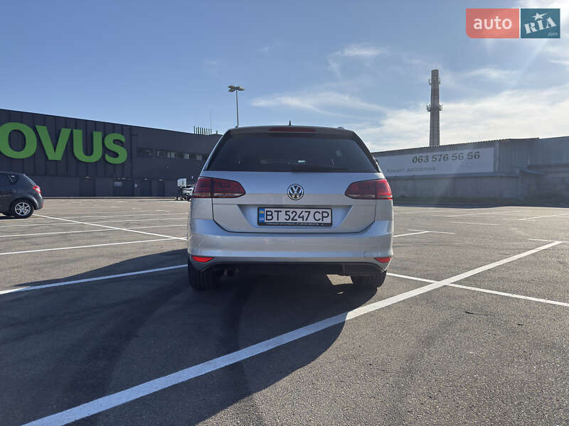 Универсал Volkswagen Golf 2015 в Киеве