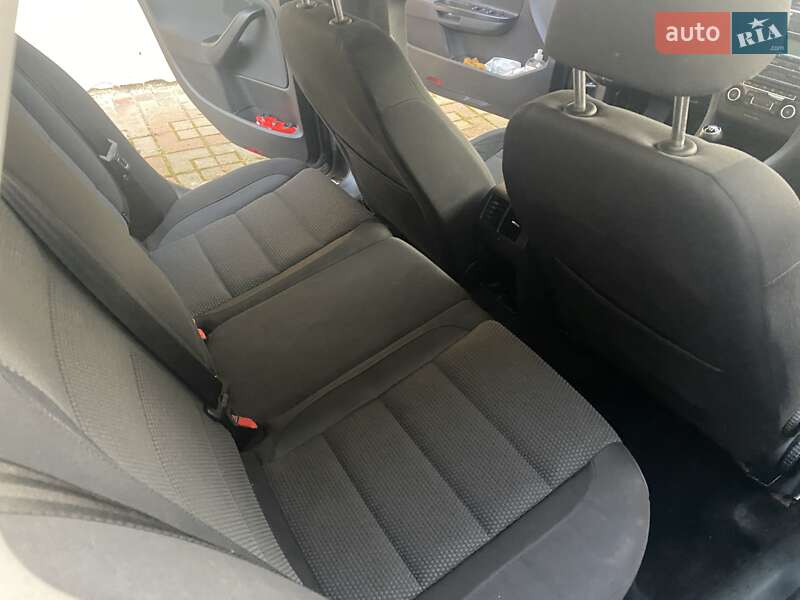 Універсал Volkswagen Golf 2010 в Львові