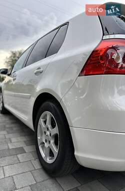Хетчбек Volkswagen Golf 2006 в Вознесенську