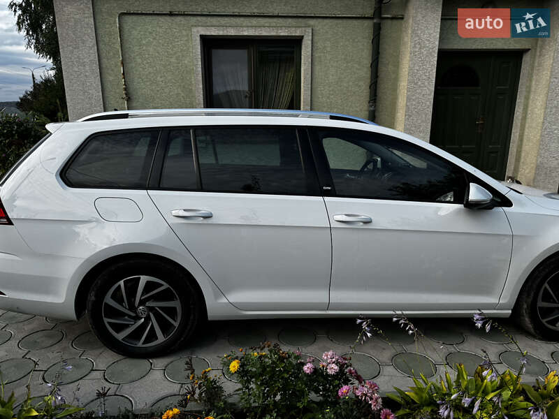 Универсал Volkswagen Golf 2017 в Тернополе