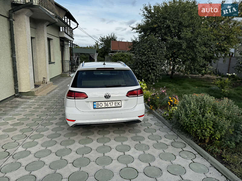 Универсал Volkswagen Golf 2017 в Тернополе