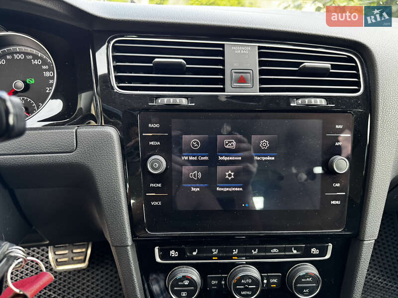 Универсал Volkswagen Golf 2017 в Тернополе