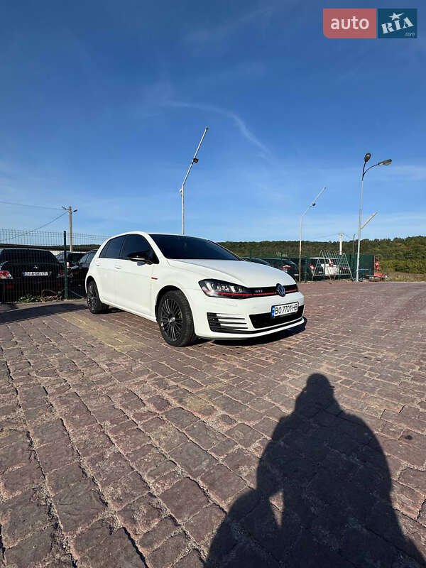 Хэтчбек Volkswagen Golf 2015 в Тернополе