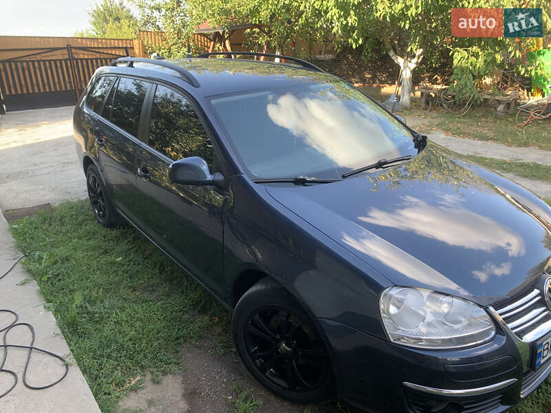 Универсал Volkswagen Golf 2009 в Ровно