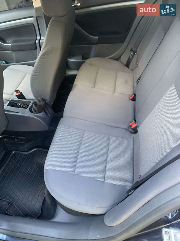 Универсал Volkswagen Golf 2009 в Ровно