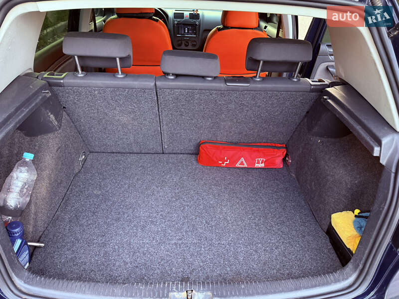 Хэтчбек Volkswagen Golf 2007 в Ромнах