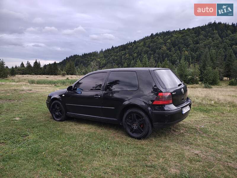 Хэтчбек Volkswagen Golf 2001 в Ивано-Франковске