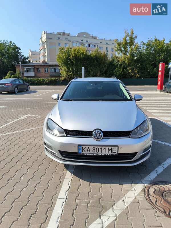 Универсал Volkswagen Golf 2015 в Киеве