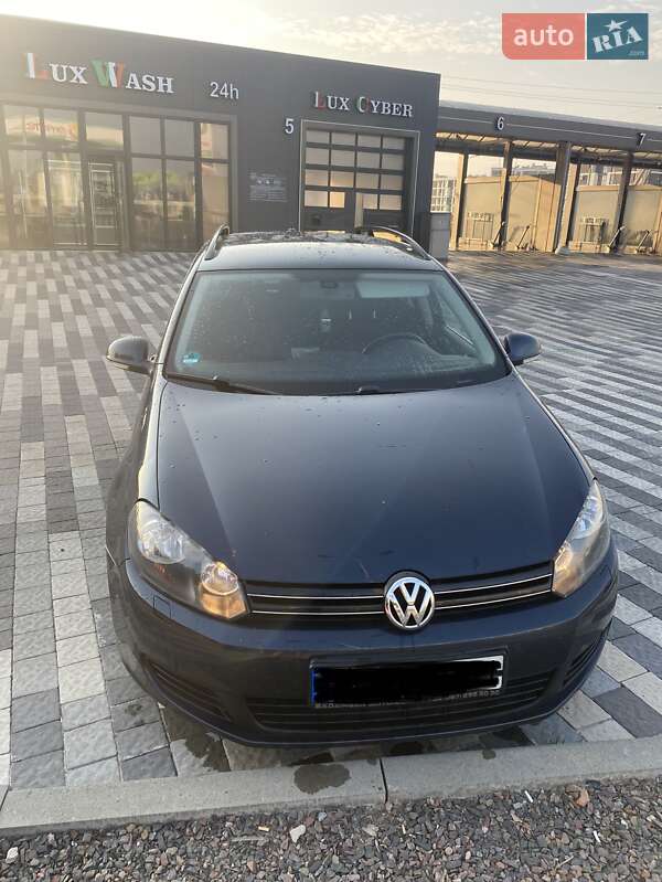 Універсал Volkswagen Golf 2010 в Львові