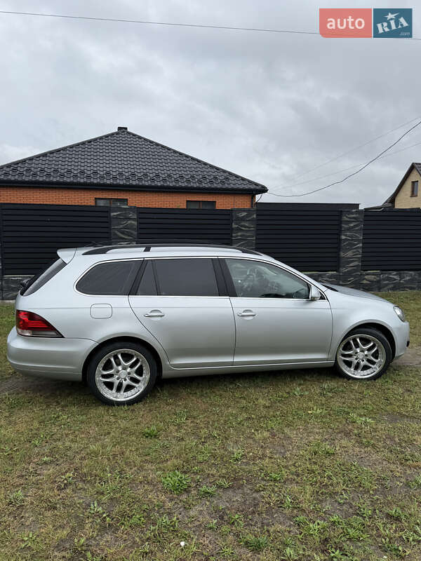 Універсал Volkswagen Golf 2012 в Зарічному