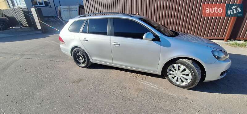 Универсал Volkswagen Golf 2010 в Кропивницком