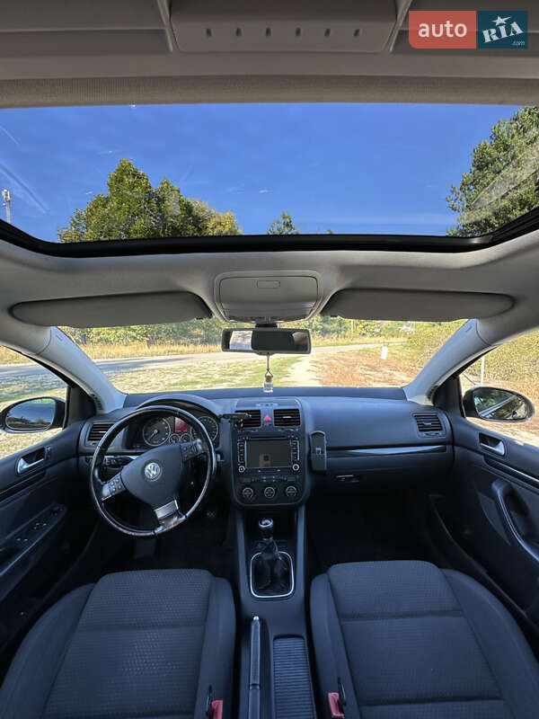 Хетчбек Volkswagen Golf 2008 в Звенигородці