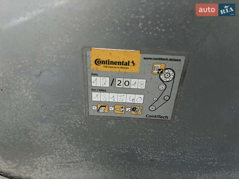 Хетчбек Volkswagen Golf 2004 в Охтирці