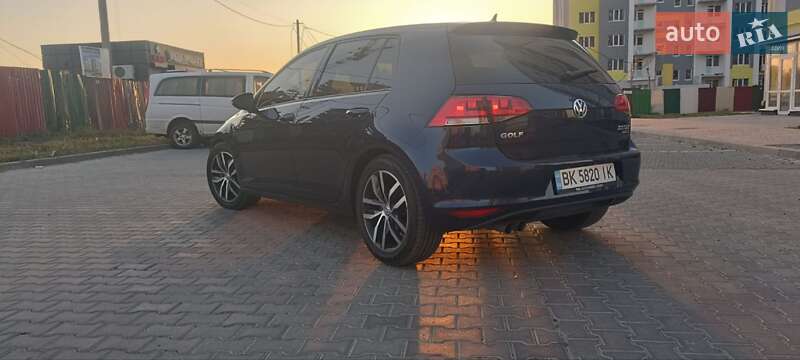 Хетчбек Volkswagen Golf 2012 в Полтаві