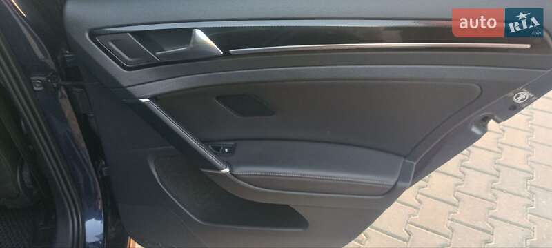 Хетчбек Volkswagen Golf 2012 в Полтаві