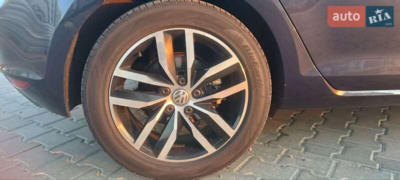 Хетчбек Volkswagen Golf 2012 в Полтаві