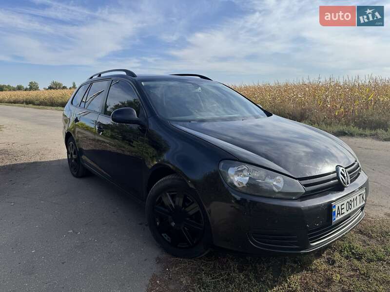 Універсал Volkswagen Golf 2010 в Дніпрі