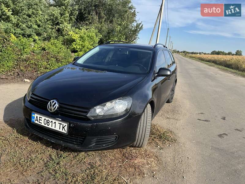 Універсал Volkswagen Golf 2010 в Дніпрі