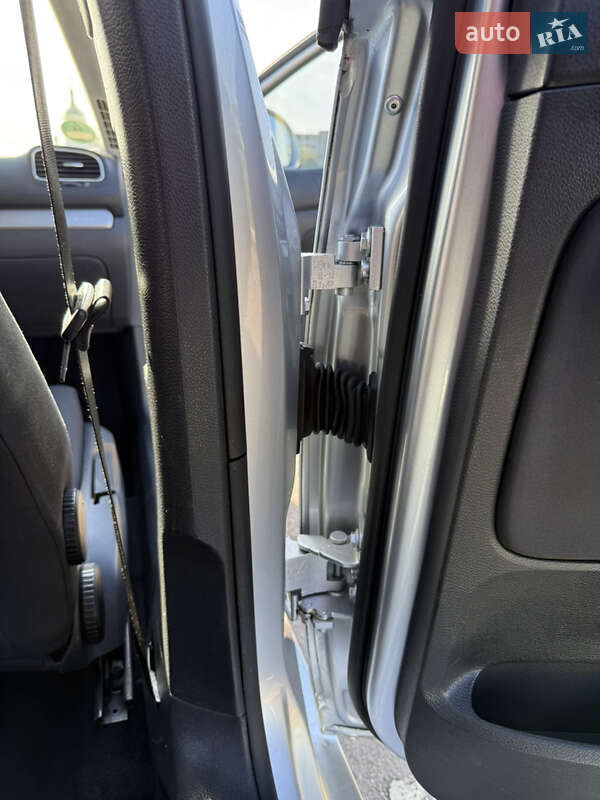 Универсал Volkswagen Golf 2011 в Ровно фото 18 Универсал Volkswagen Golf 2011 в Ровно