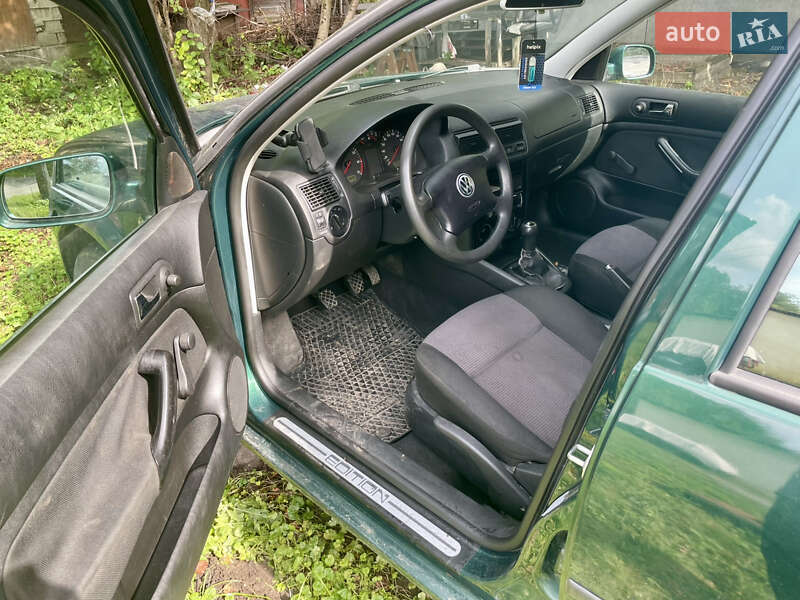 Хетчбек Volkswagen Golf 2000 в Хмельницькому