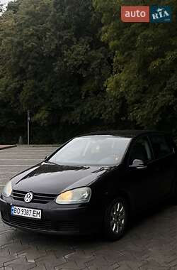 Хетчбек Volkswagen Golf 2003 в Тернополі