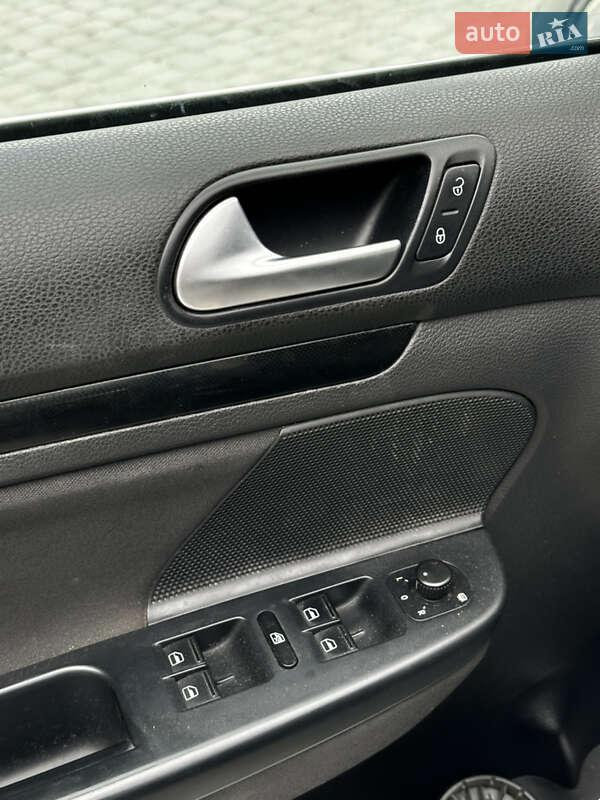 Універсал Volkswagen Golf 2011 в Львові