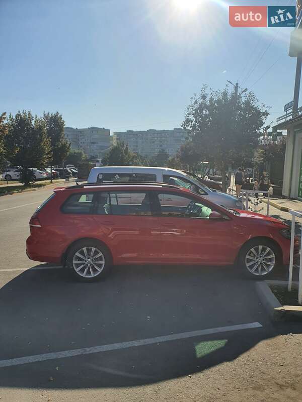 Універсал Volkswagen Golf 2017 в Полтаві