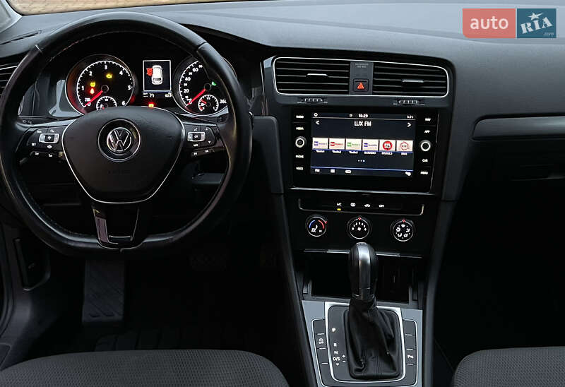 Универсал Volkswagen Golf 2019 в Ивано-Франковске