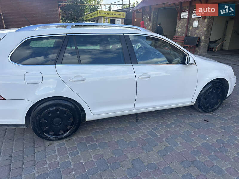 Універсал Volkswagen Golf 2009 в Тернополі