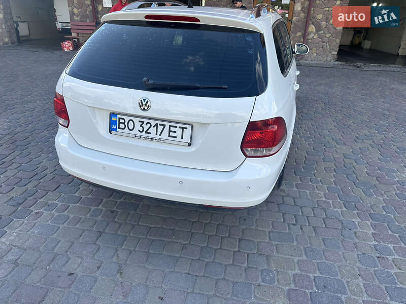 Універсал Volkswagen Golf 2009 в Тернополі