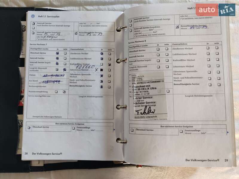 Хэтчбек Volkswagen Golf 2004 в Нововолынске