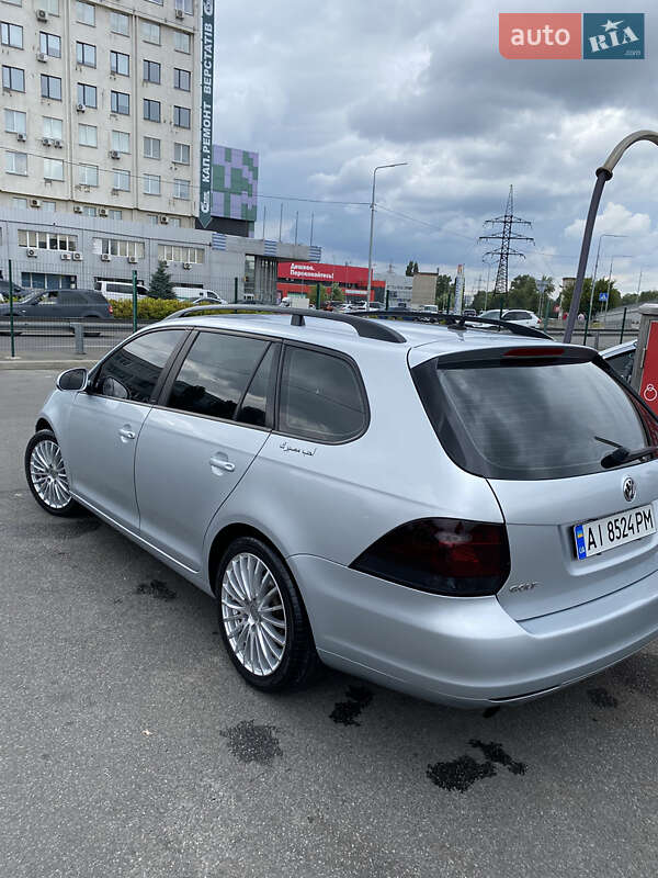 Универсал Volkswagen Golf 2011 в Киеве