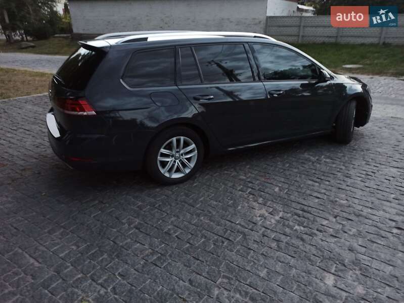 Универсал Volkswagen Golf 2018 в Гадяче