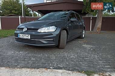 Універсал Volkswagen Golf 2018 в Гадячі