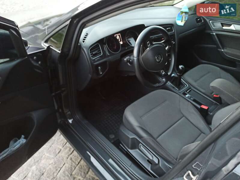 Универсал Volkswagen Golf 2018 в Гадяче