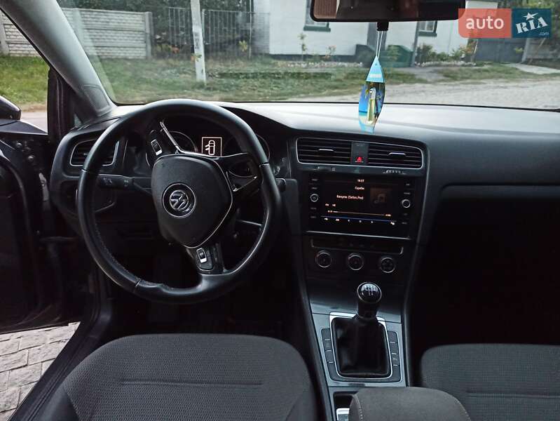 Универсал Volkswagen Golf 2018 в Гадяче