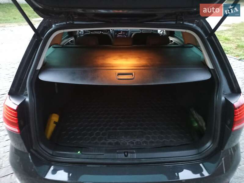 Универсал Volkswagen Golf 2018 в Гадяче