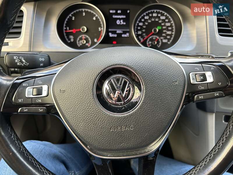 Универсал Volkswagen Golf 2015 в Ирпене