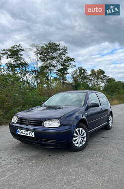 Хэтчбек Volkswagen Golf 1998 в Чуднове